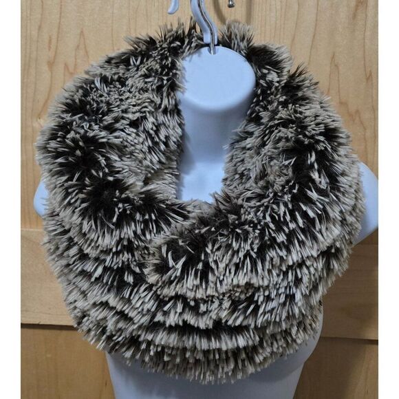 Luxurious Faux Fur Infinity Scarf Neck Warmer - Picture 1 of 3
